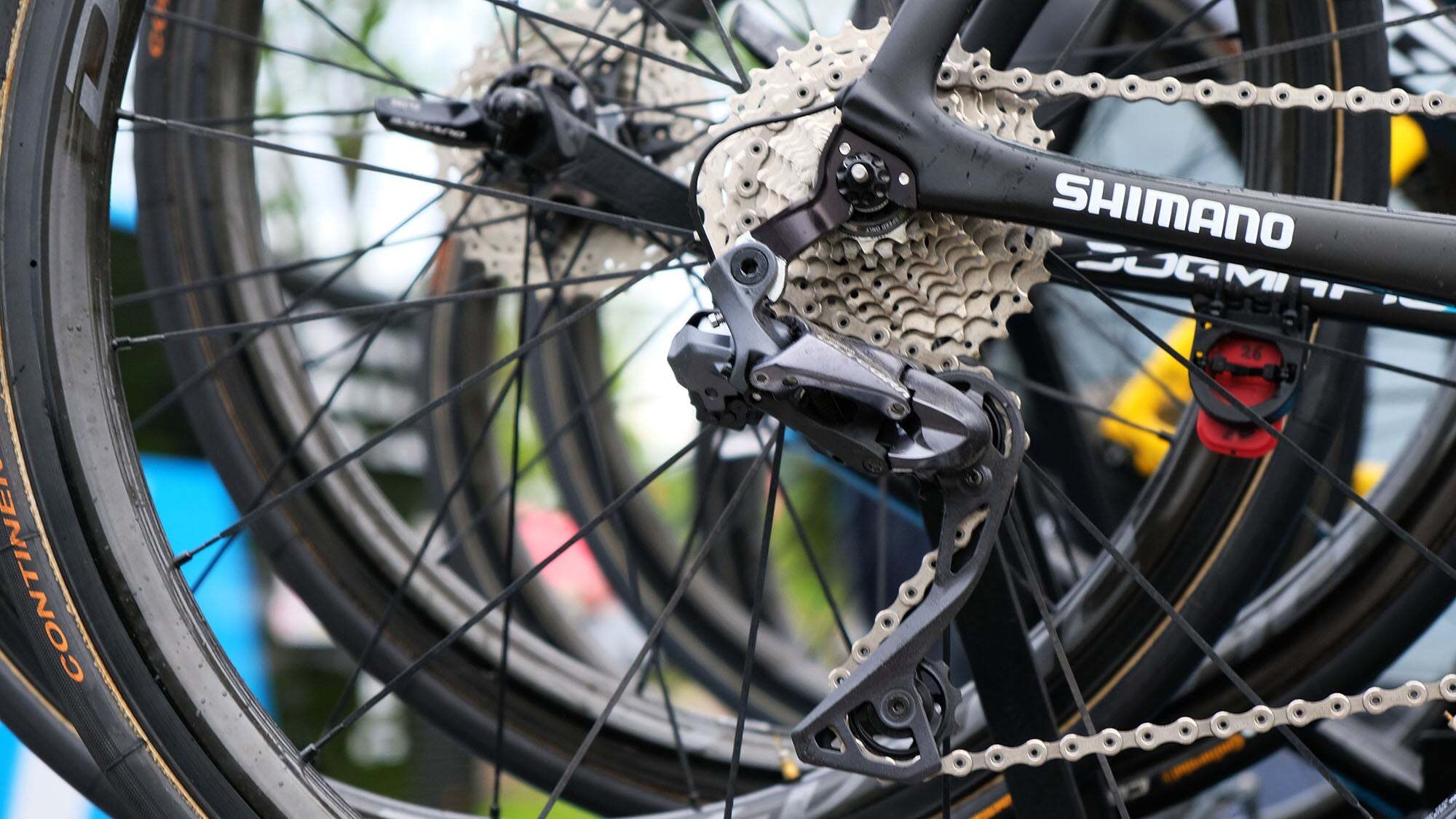 Technical FAQ: Troubleshooting rear derailleur issues, alleviating wrist pain